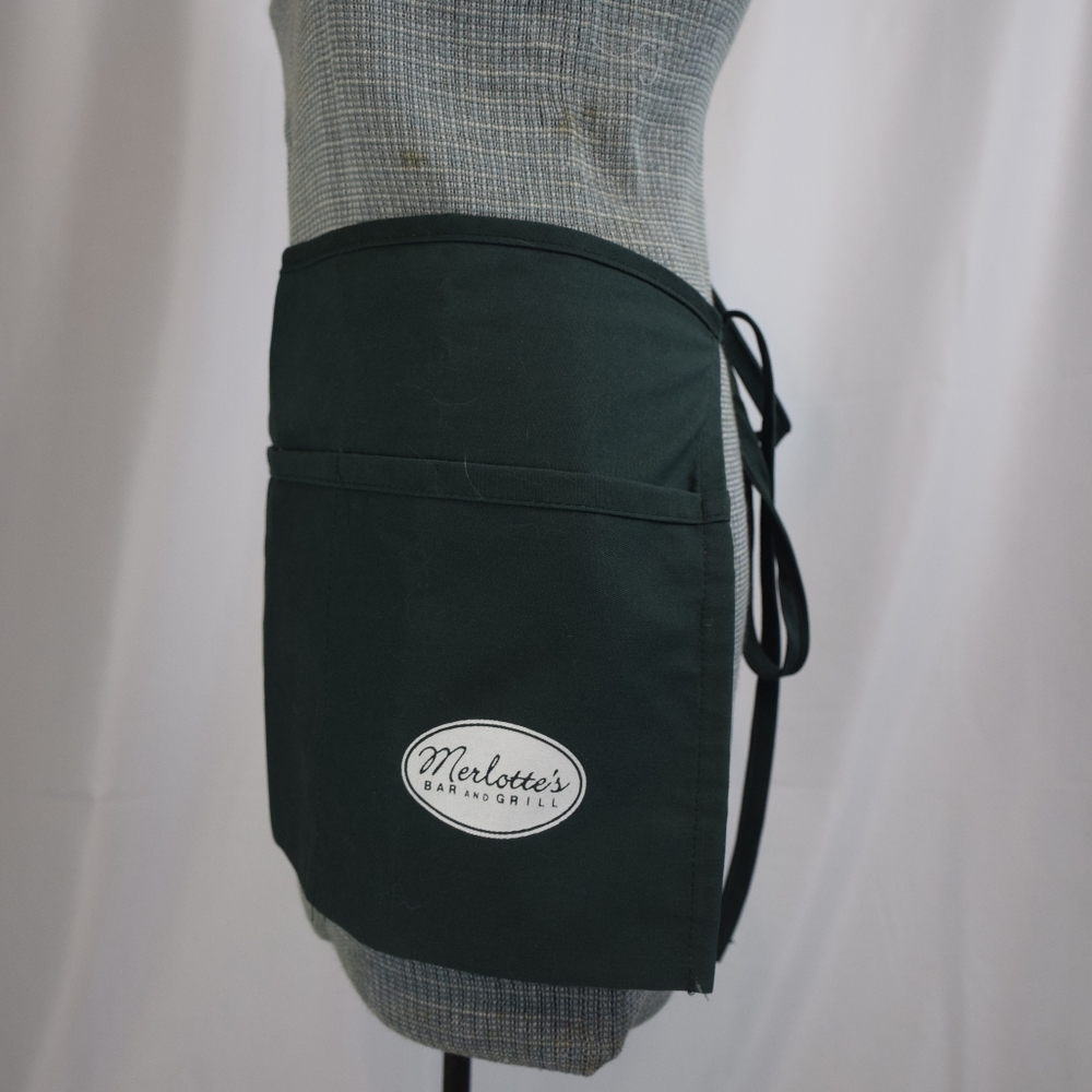 Merlottes bar and grill green apron True Blood HBO